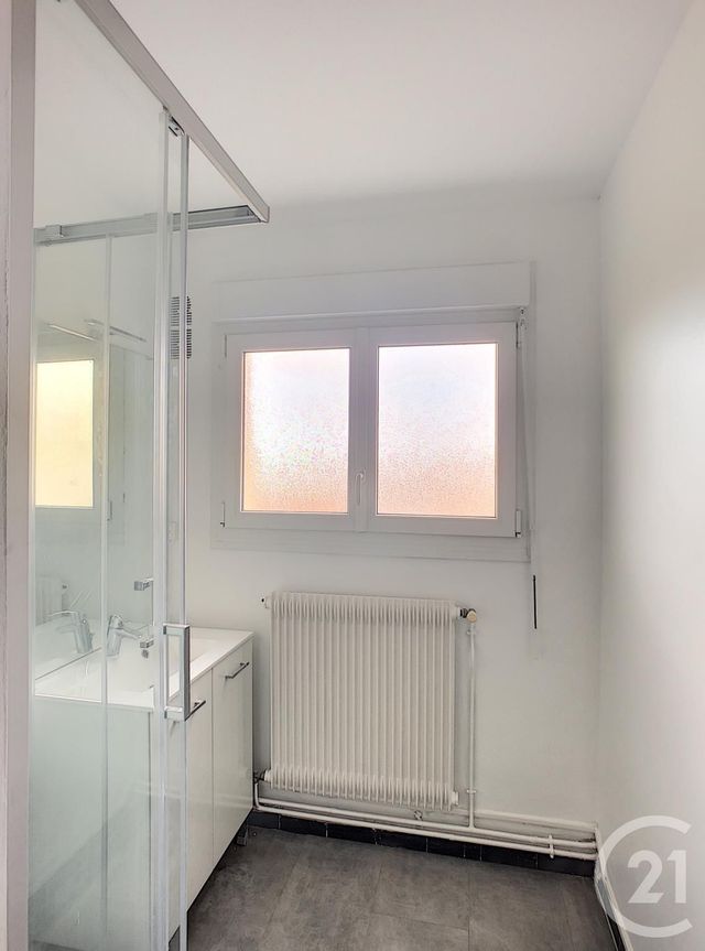 Appartement F5 à louer - 5 pièces - 80.73 m2 - CHATEAU SALINS - 57 - LORRAINE - Century 21 Les Portes D'Or