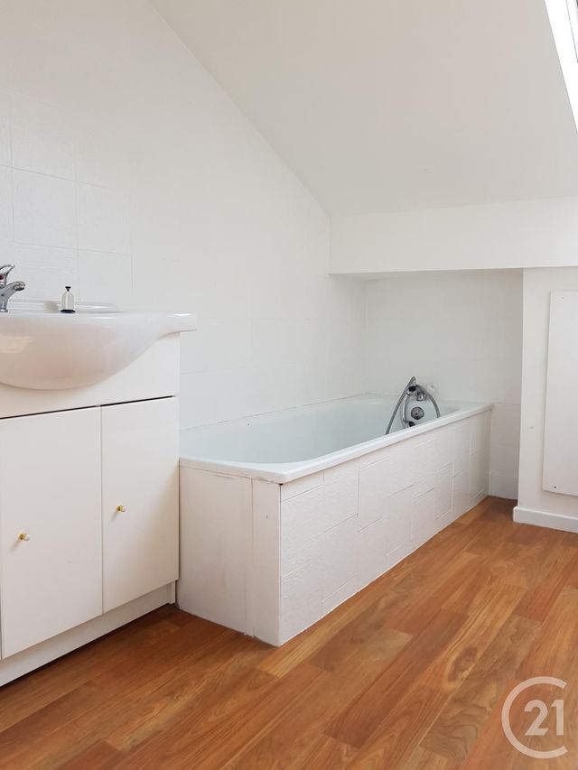 Afficher la photo en grand Appartement F3 à louer - 3 pièces - 45.14 m2 - NANCY - 54 - LORRAINE - Century 21 Les Portes D'Or