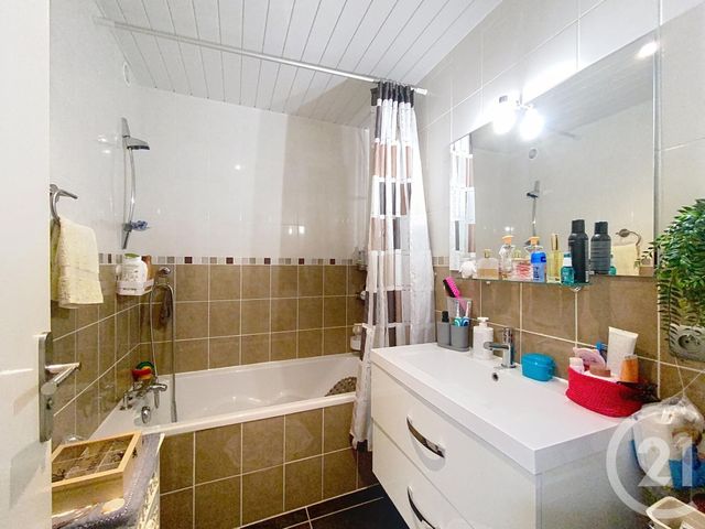 Appartement T2 à vendre - 2 pièces - 52.17 m2 - ESSEY LES NANCY - 54 - LORRAINE - Century 21 Les Portes D'Or